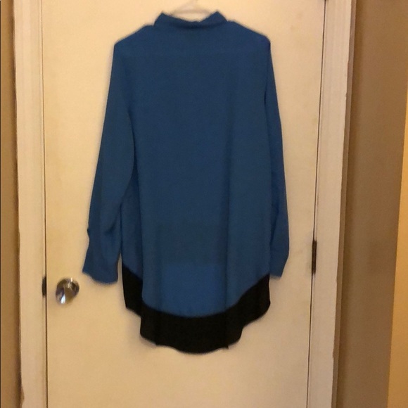 Button down blouse - Picture 3 of 3